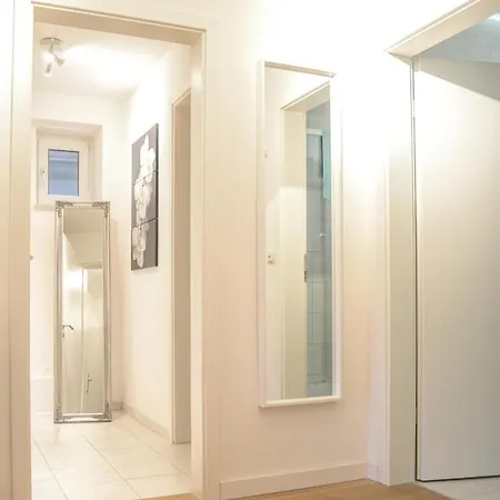 Ferienwohnung Urlaubszeit アパート *